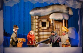 Сцена из детской сказки Морозко